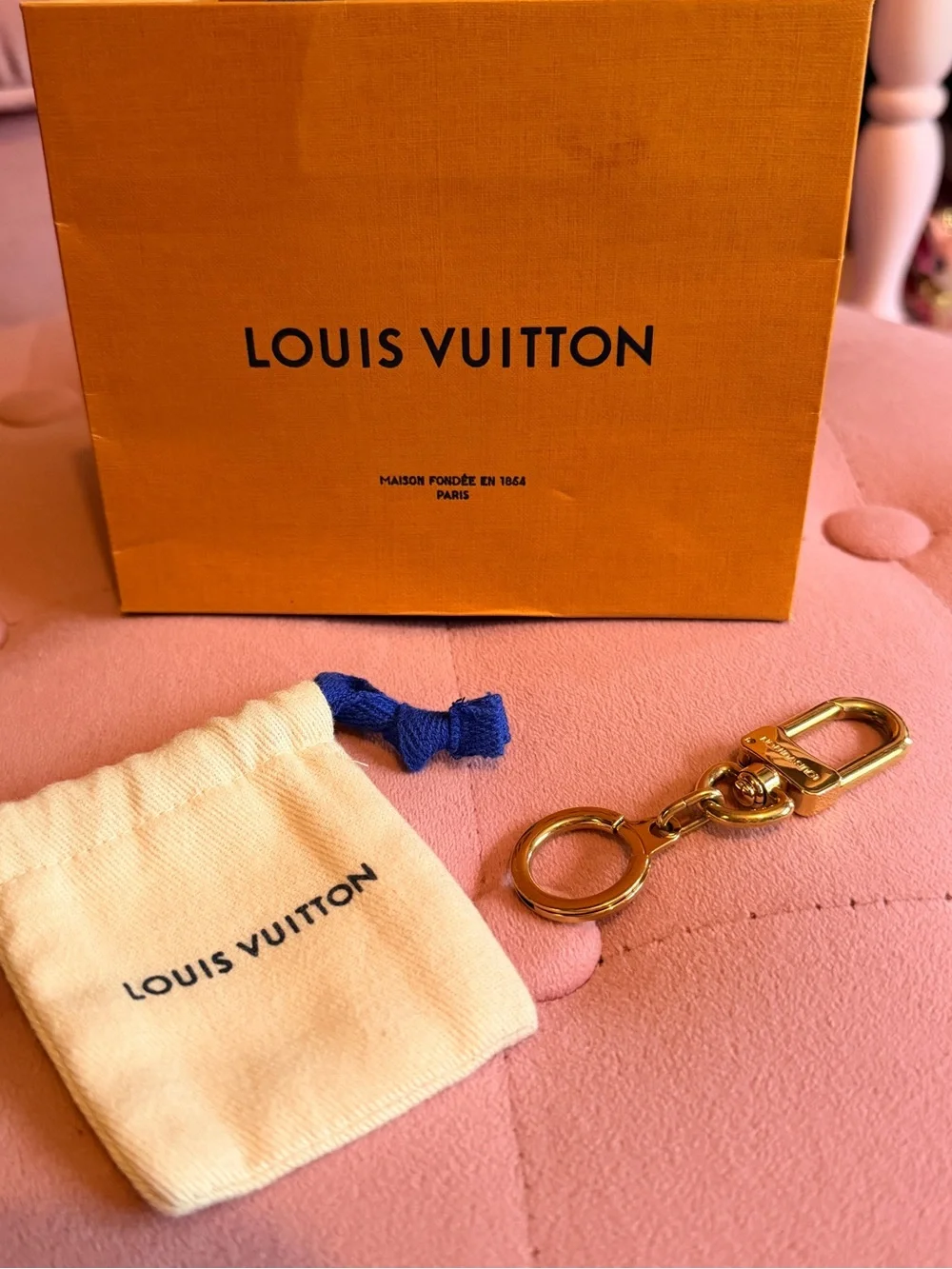 Louis Vuitton Anneau Clés Pochette extender